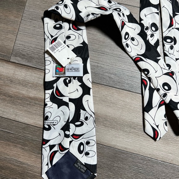 Balancine Inc The Tie Works Disney Mickey Mouse Tie - Picture 2 of 5